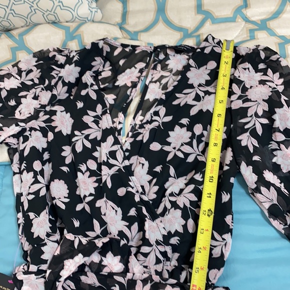 BCBG Floral Culotte Jumpsuit Long sleeve size small - Picture 14 of 16